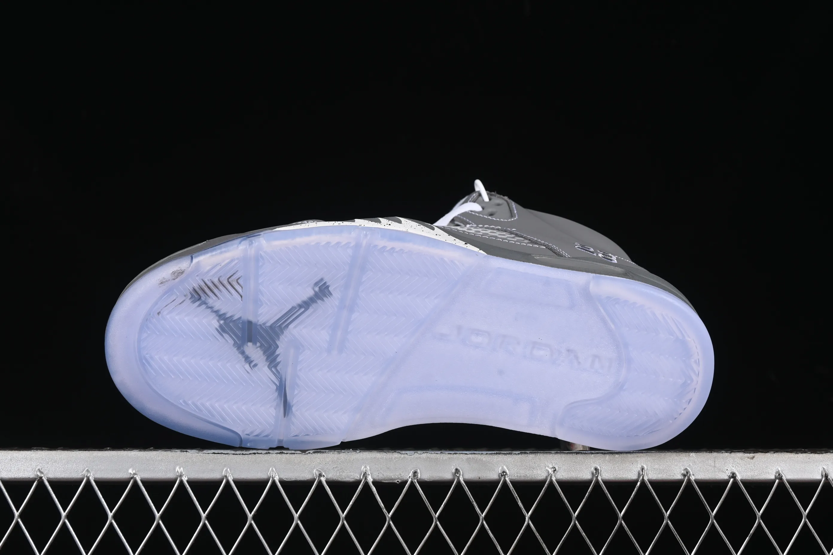 All categories Air Jordan Jordan series basketball shoes Air Jordan 5 Air Jordan 5 Retro AJ5 Joe 5 wolf gray color 136027-005